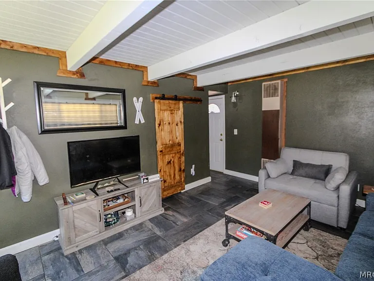 913 W Aeroplane Blvd — Photo 5