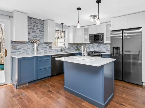 4 Apple Ridge Rd #4, Maynard, MA 01754