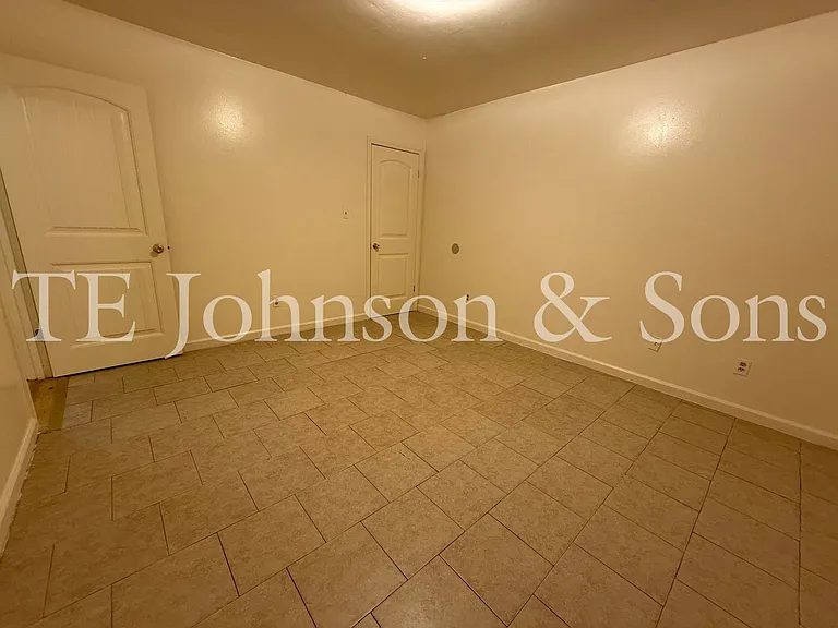 1606 Oak Croft Dr #D — Photo 12