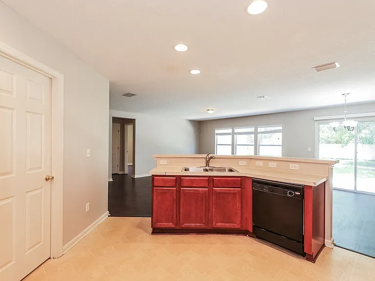 150 Bedstone Dr — Photo 9
