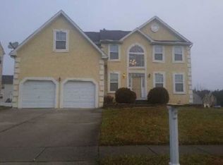 1 Mallards Crest Ct, Sicklerville, NJ 08081