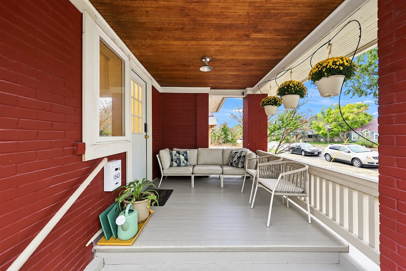 3 bed, 900 sqft, $2,500 — Photo 2