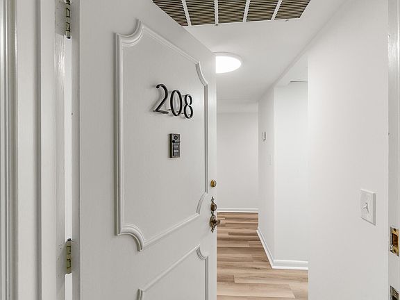 4th image of 950 Ponce De Leon Rd APT 208