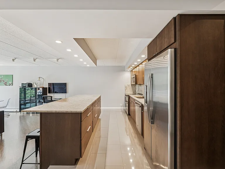 630 Vernon Ave #10 — Photo 8