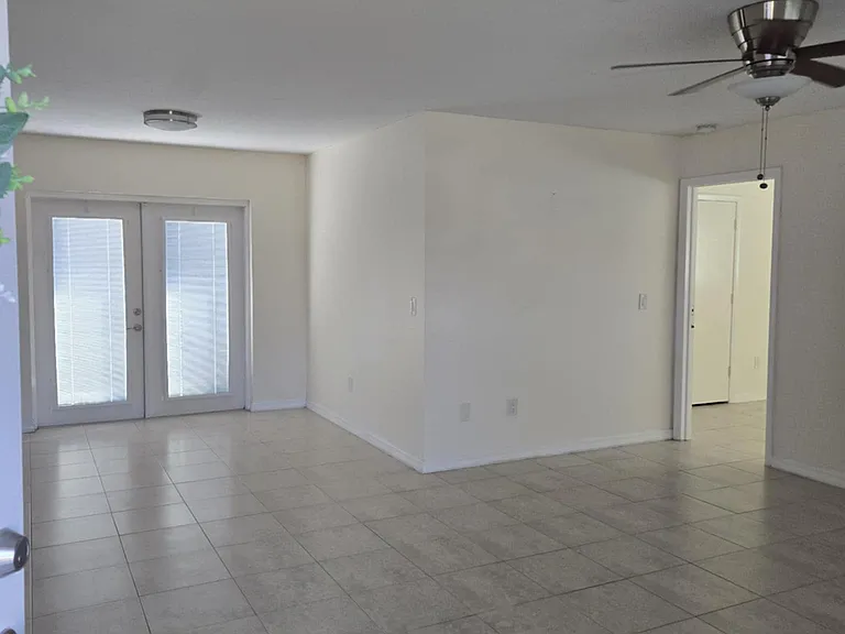 9156 Irving Rd — Photo 2
