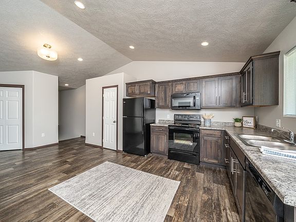 2nd image of 202 W Elm St #2