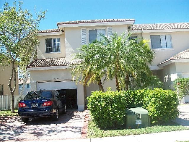 1st image of 4001 NW 91st Ter