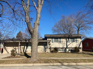 2219 Douglas St, Joliet, IL 60435