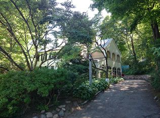 32 Gate House Rd, Newton, MA 02467