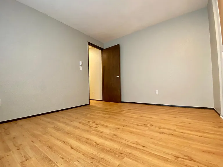 SW bedroom