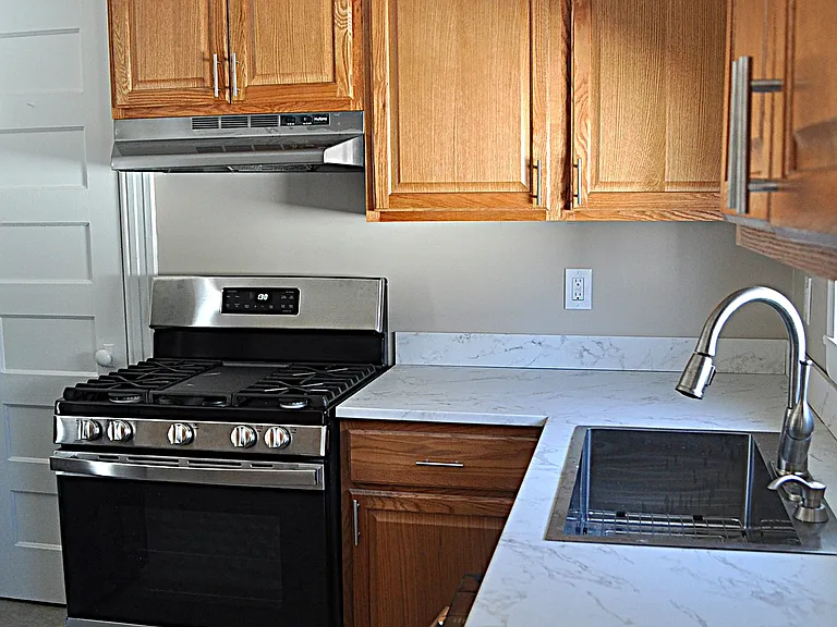 44 N Pine Ave #2F — Photo 9