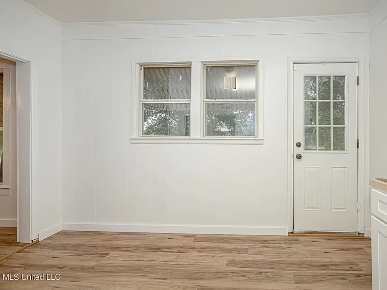 4406 Richard St — Photo 23