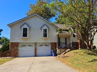 13944 S Raintree Dr, Olathe, KS 66062