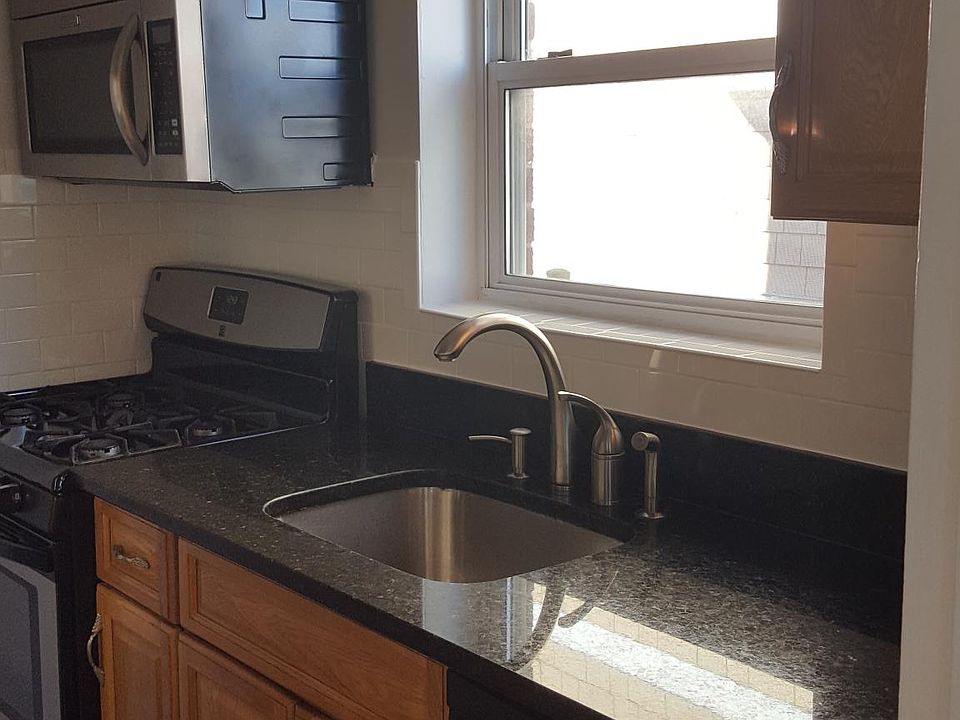 1st image of 820 N Cleveland St #1