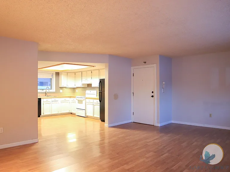 16 Glacier Ave #13 — Photo 4