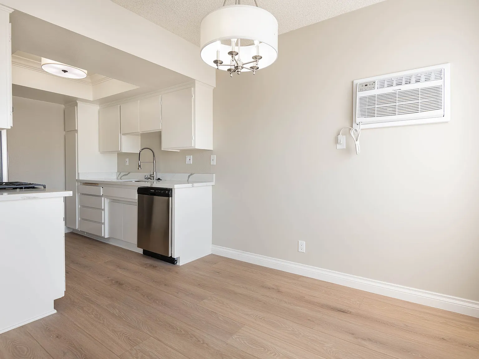 1 bed, 750 sqft, $2,750 — Photo 3