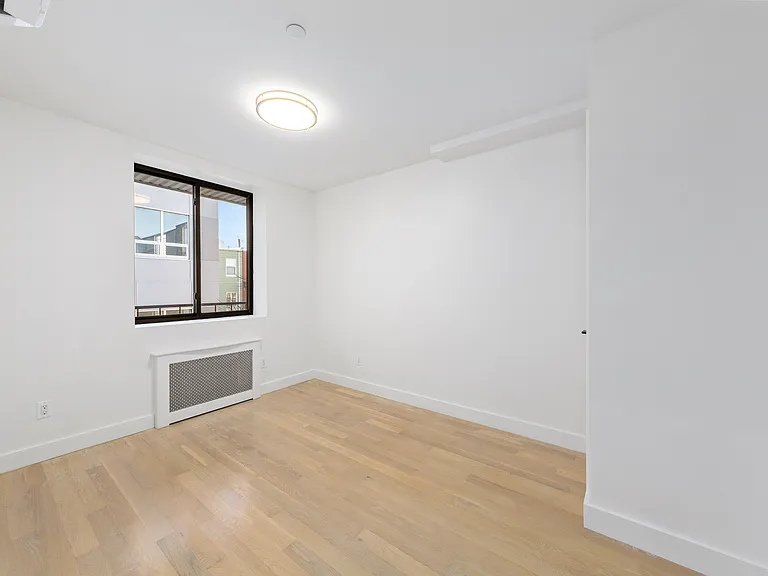 1058 62nd St #3B — Photo 12
