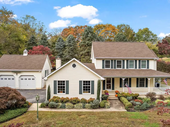 140 Ponds Edge Dr, Chadds Ford, PA 19317