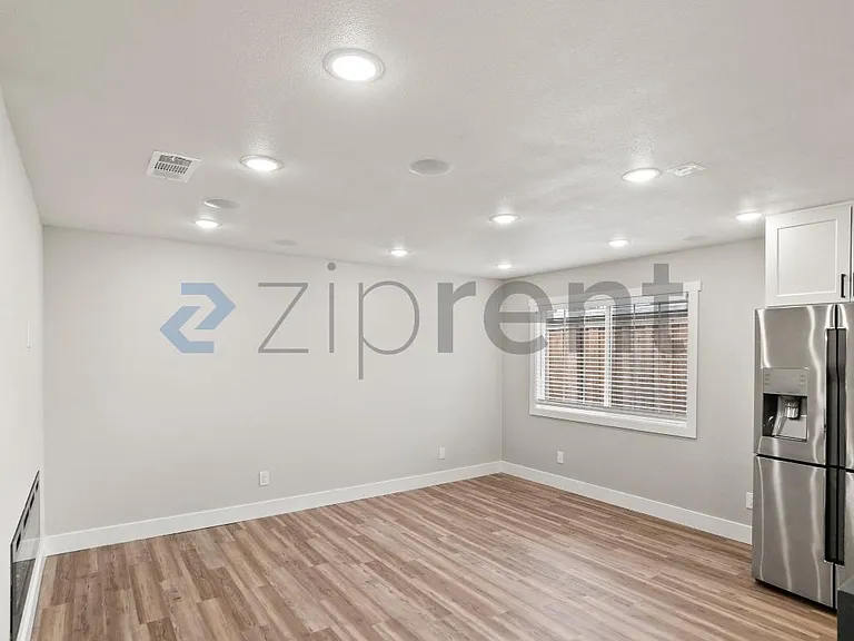 42740 Jefferson St — Photo 2