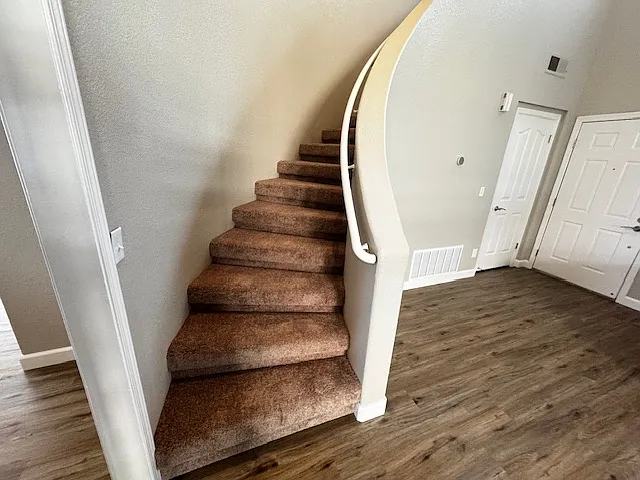 625 Roscommon Pl — Photo 22
