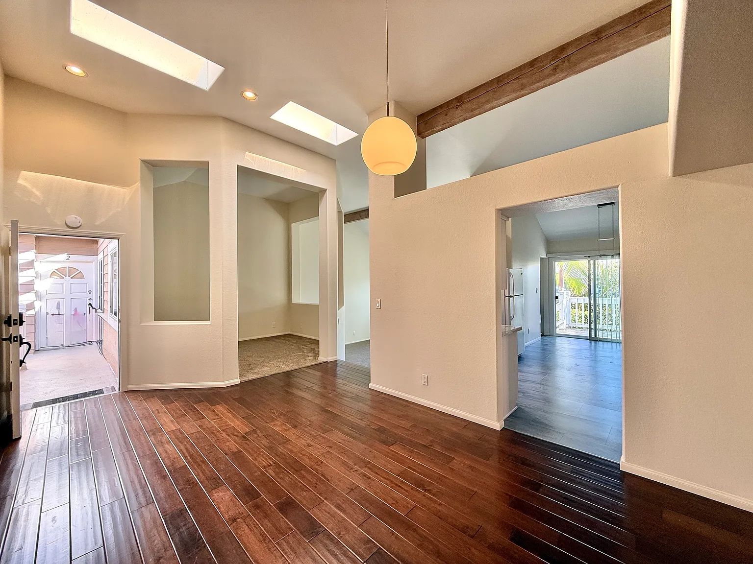 2 bed, 1513 sqft, $3,990 — Photo 4