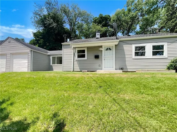 1202 Clifton Ave, Akron, OH 44310