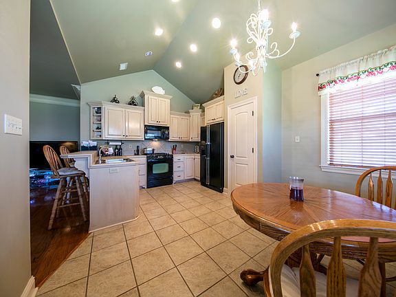 5th image of 102 Shadowbrook Ln