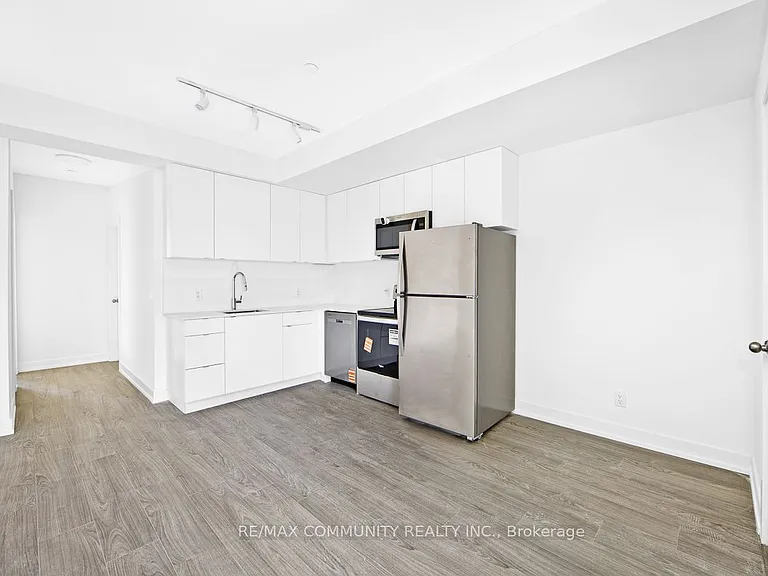 16 Melbourne Ave #105B — Photo 10
