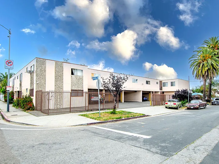 Figueroa Street Apartments — Photo 29