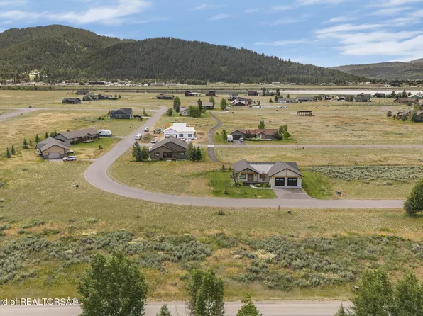 178 Columbine St, Alpine, WY 83128