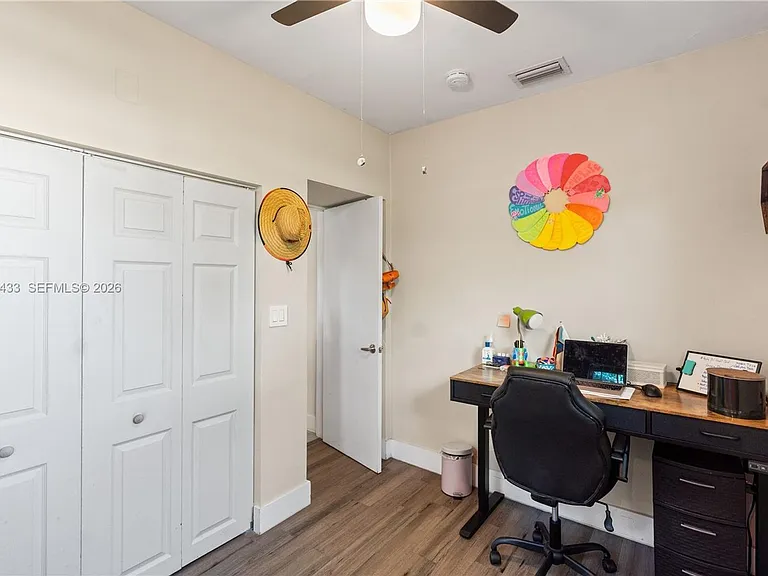 2447 Wilson St — Photo 11