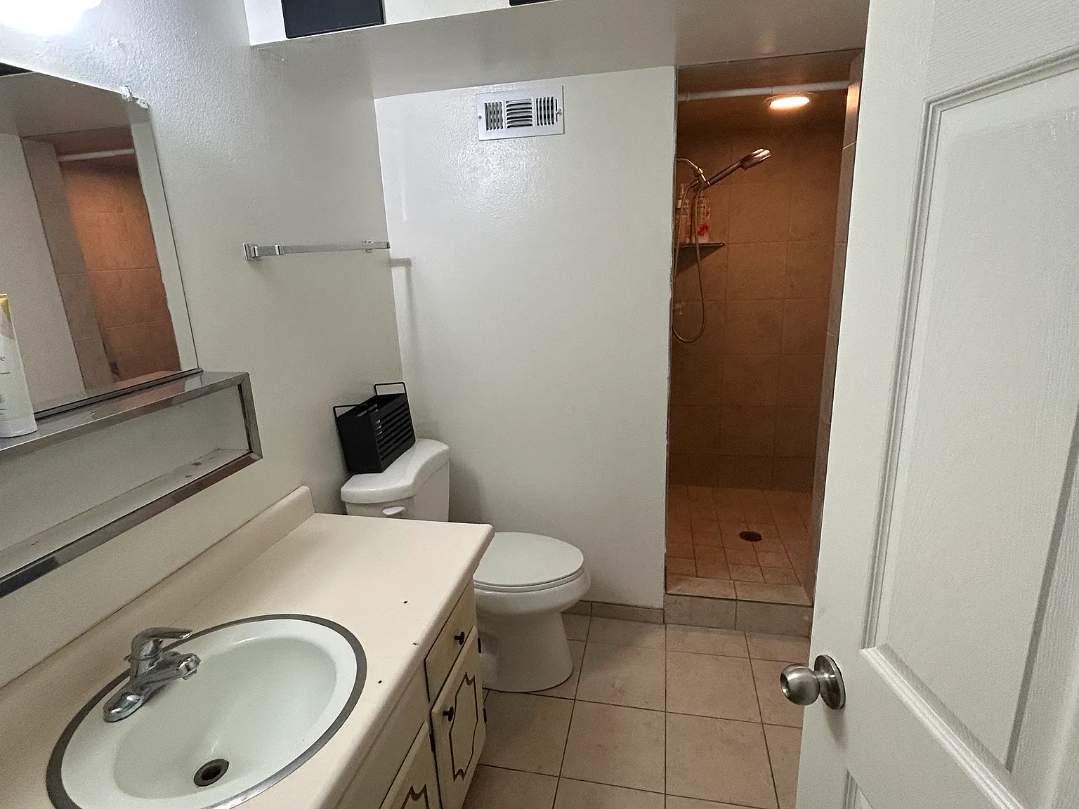 4 bed, 2.5 bath, 1500 sqft, $615 — Photo 4