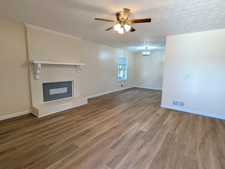4955 Mountain Springs Way — Photo 4