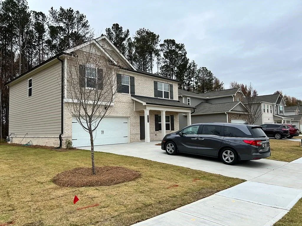 4 bed, 2.5 bath, 2542 sqft, $2,650 — Photo 3