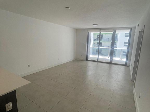 5th image of 488 NE 18th St Unit 2106