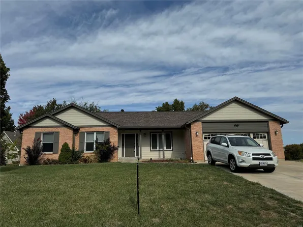 158 Rue Grand Dr, Lake Saint Louis, MO 63367