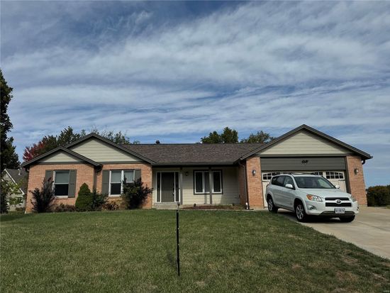 158 Rue Grand Dr, Lake Saint Louis, MO 63367