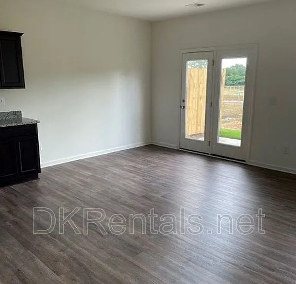 223 Grand Central Way — Photo 2