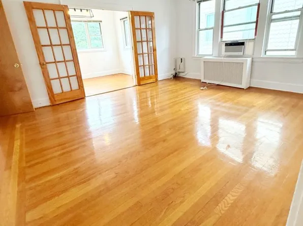 3927 213th St, Bayside, NY