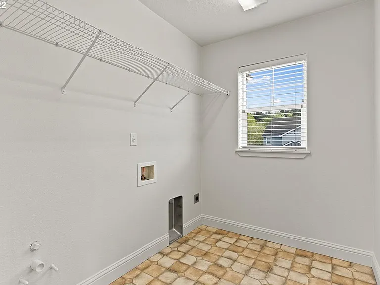 8020 NE 20th St — Photo 23