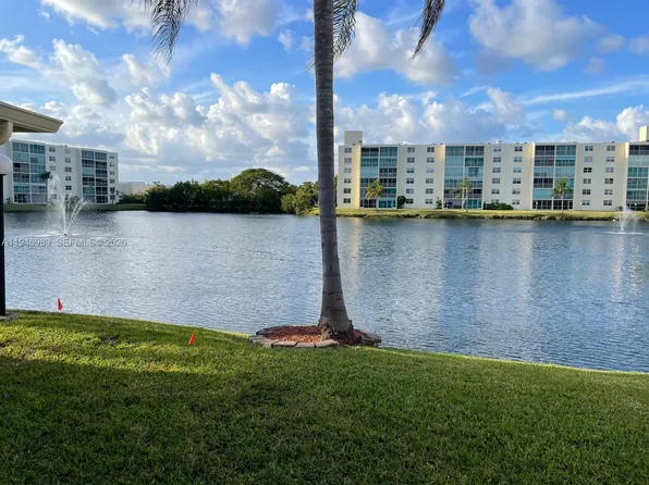 121 SE 3rd Ave APT 201, Dania, FL 33004
