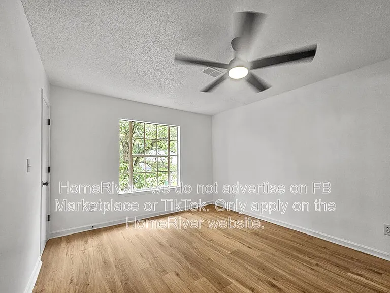 5486 Fox Valley Ln — Photo 6