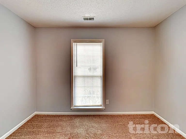 7226 Amarillo Dr — Photo 12