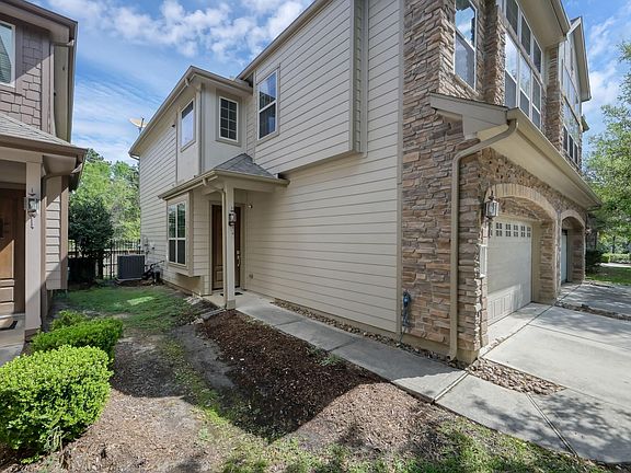 3rd image of 38 Aventura Pl