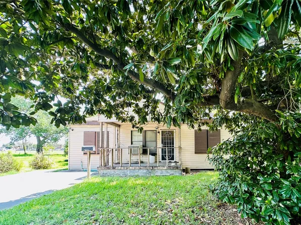 1217 4th Ave S, Texas City, TX 77590