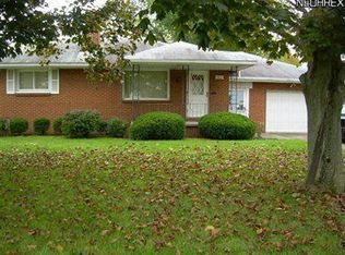 360 Geneva Ave, Struthers, OH 44471