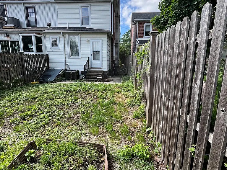 213 Ardmore Ave — Photo 29