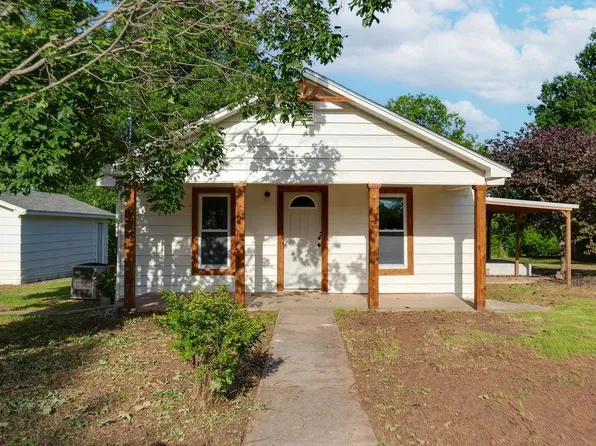 304 S Walnut St, Marlow, OK 73055