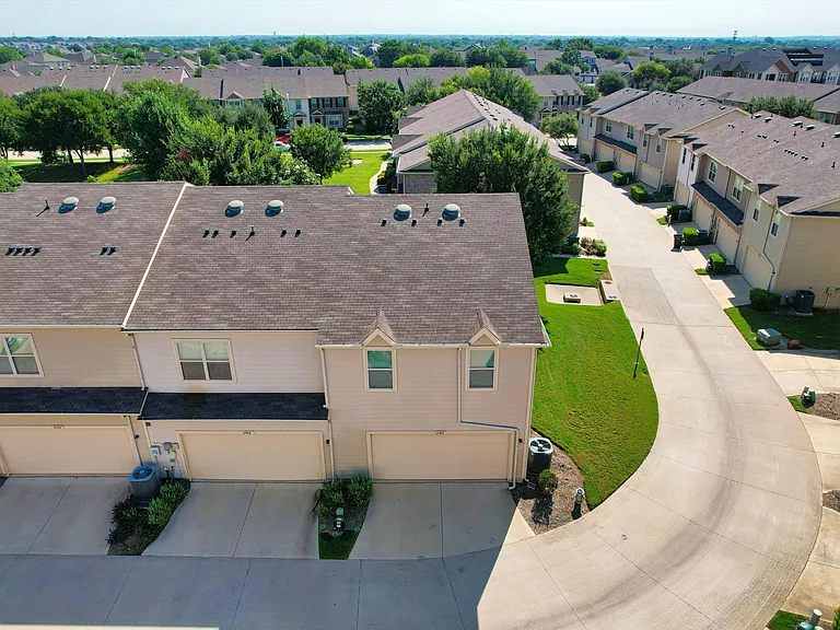 6900 Carrington Ln — Photo 25