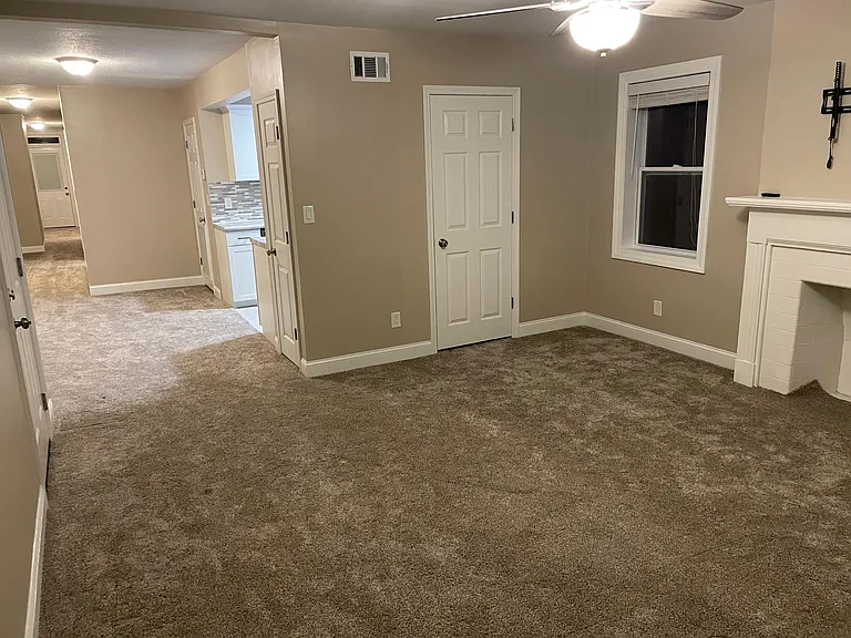 1623 Quarrier St #C — Photo 38